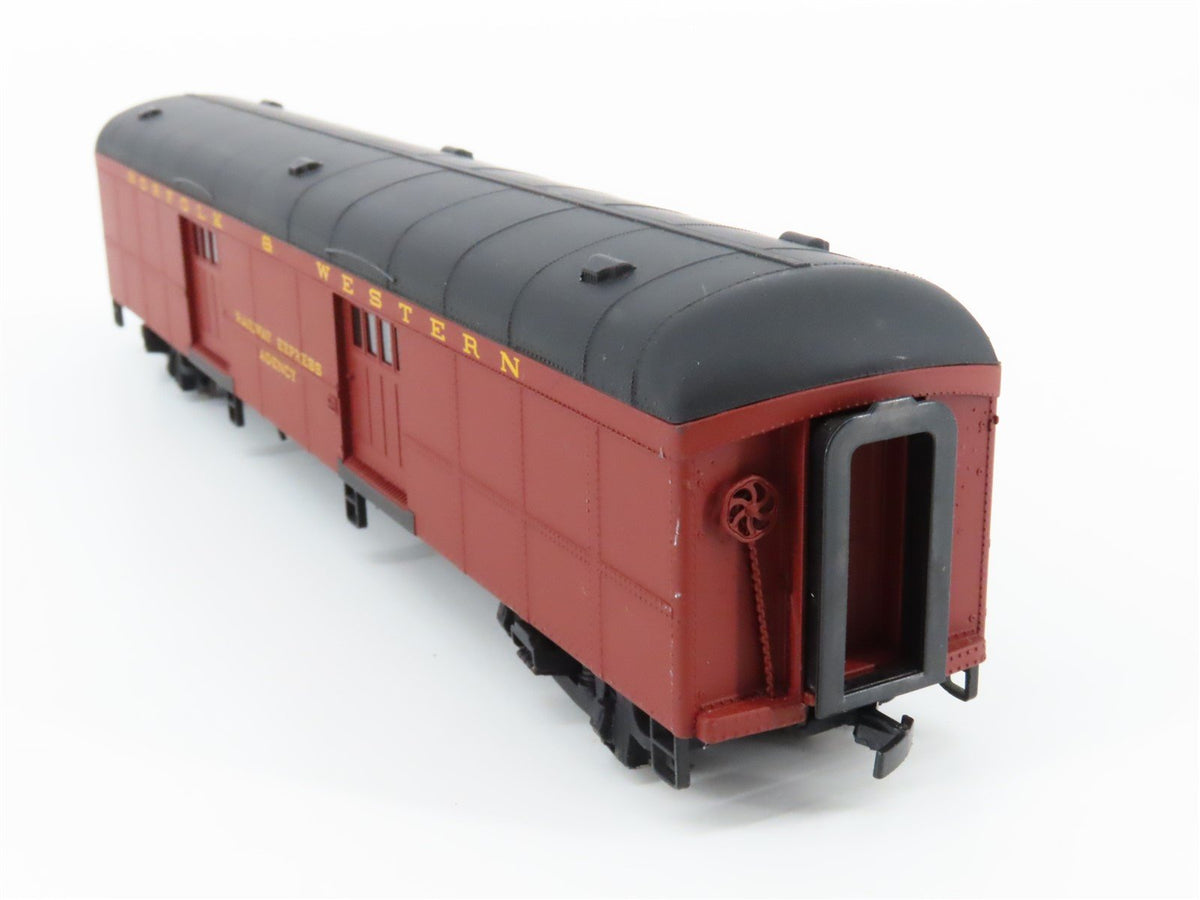 HO Scale Walthers 932-5874 N&amp;W Norfolk &amp; Western Railroad Baggage Passenger