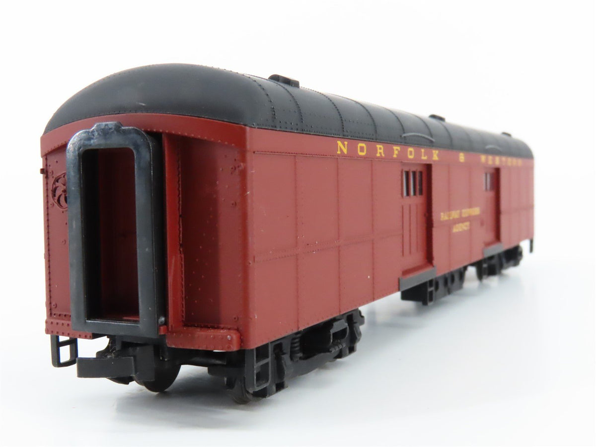 HO Scale Walthers 932-5874 N&amp;W Norfolk &amp; Western Railroad Baggage Passenger