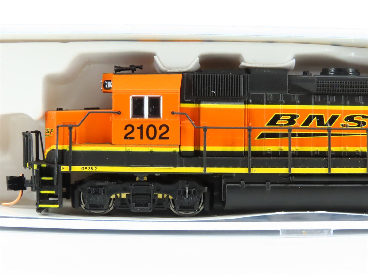 N Scale Walthers 929-50301 BNSF Railway GP38-2 Diesel #2102 - DCC Ready