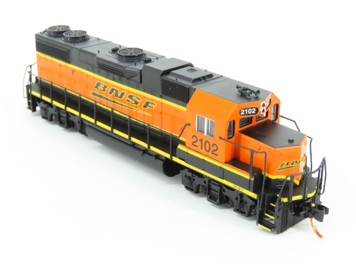 N Scale Walthers 929-50301 BNSF Railway GP38-2 Diesel #2102 - DCC Ready