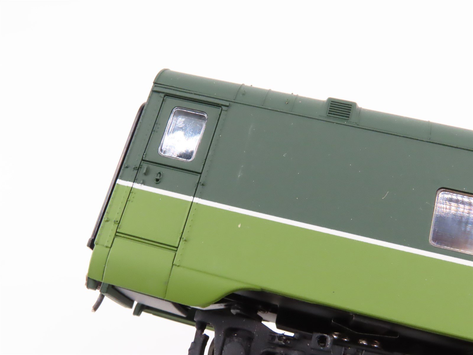 HO Scale Walthers 932-6766 NP Northern Pacific Railroad Pullman Coach Passenger