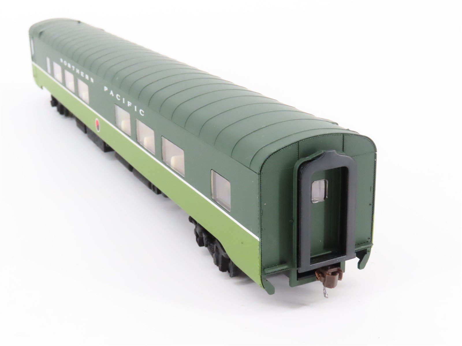 HO Scale Walthers 932-6766 NP Northern Pacific Railroad Pullman Coach Passenger