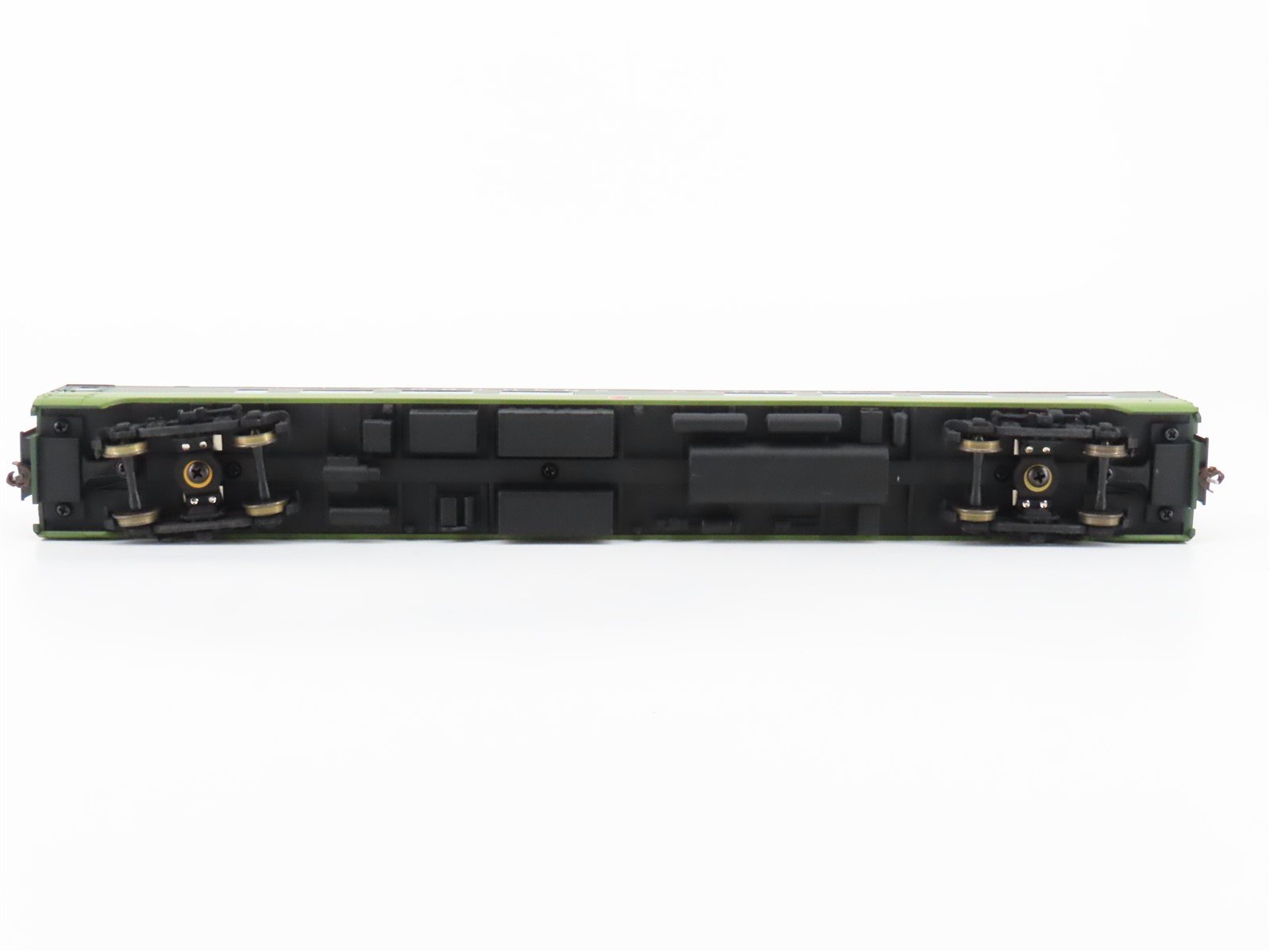 HO Scale Walthers 932-6766 NP Northern Pacific Railroad Pullman Coach Passenger