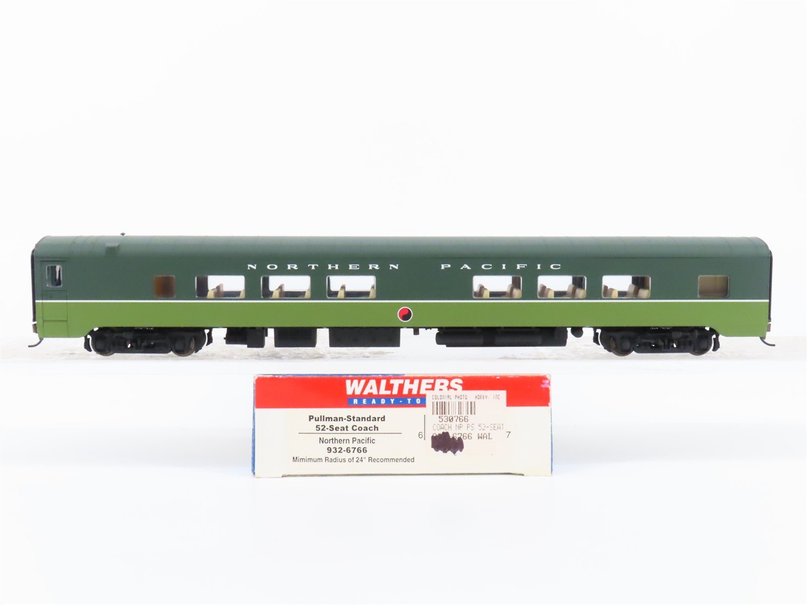 HO Scale Walthers 932-6766 NP Northern Pacific Railroad Pullman Coach Passenger