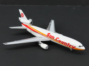 1:400 Gemini Jets GJSCX240 Die-Cast Sun Country McDonnell Douglas DC-10 Aircraft