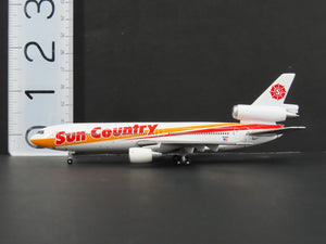 1:400 Gemini Jets GJSCX240 Die-Cast Sun Country McDonnell Douglas DC-10 Aircraft