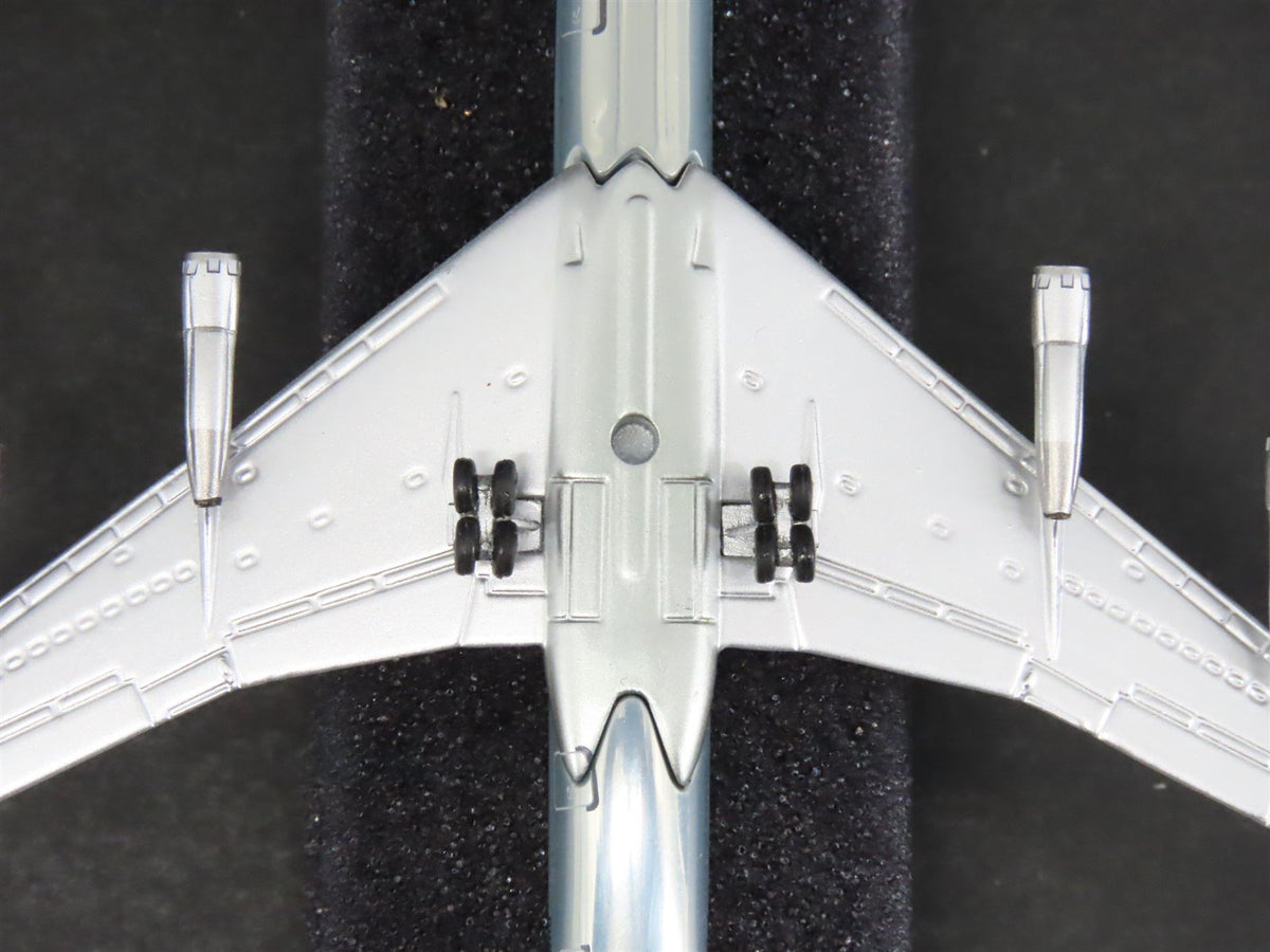 1:400 Scale Aero Classics Die-Cast British Airways Boeing 707-320 Airliner