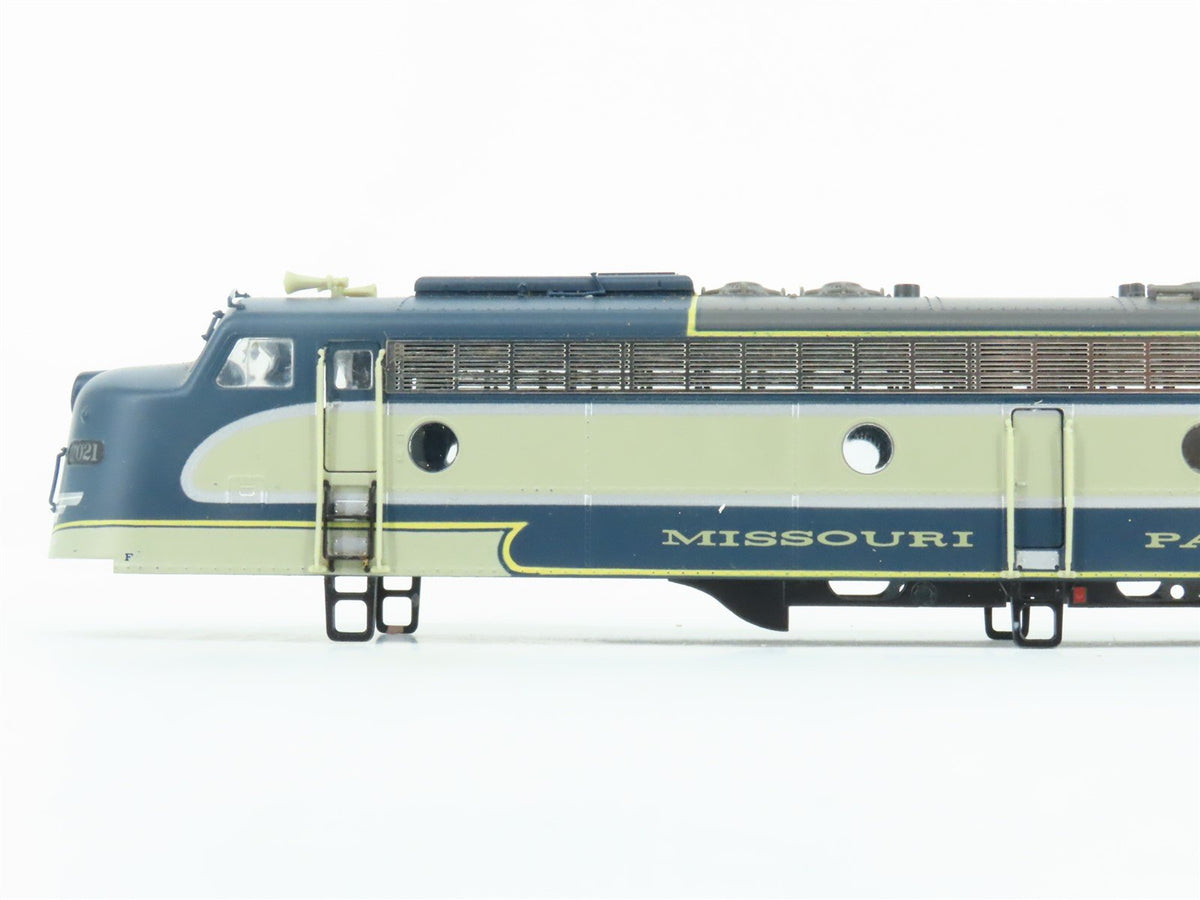 HO Scale Proto 2000 8192 MP Missouri Pacific E8/9A Diesel Locomotive #7021