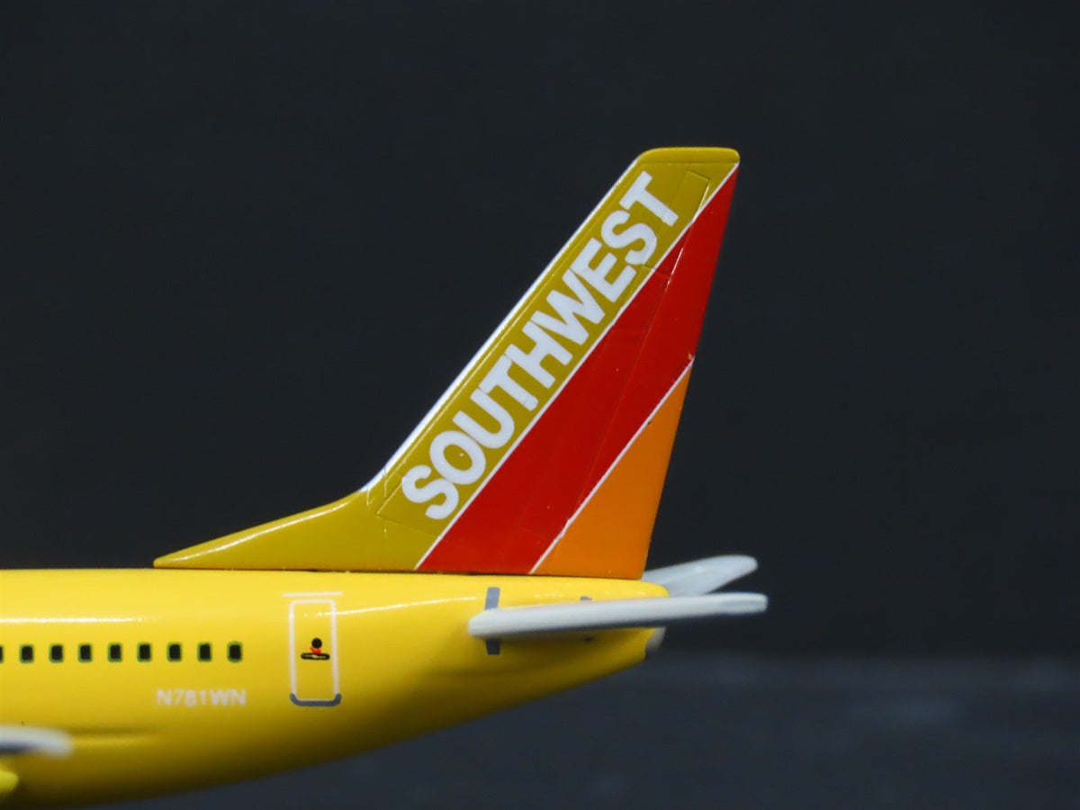 1:400 Scale Dragon Wings 55345-03 Die-Cast Southwest Boeing 737-700 Aircraft