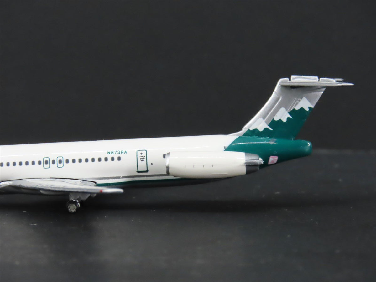 1:400 Scale Phoenix Diecast Reno Air McDonnell Douglas MD-83 Airliner
