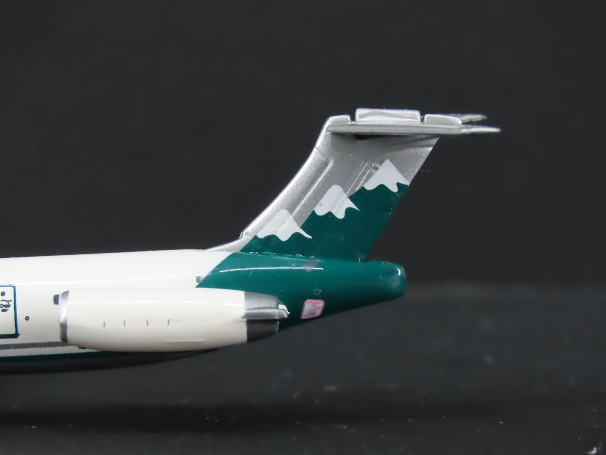 1:400 Scale Phoenix Diecast Reno Air McDonnell Douglas MD-83 Airliner