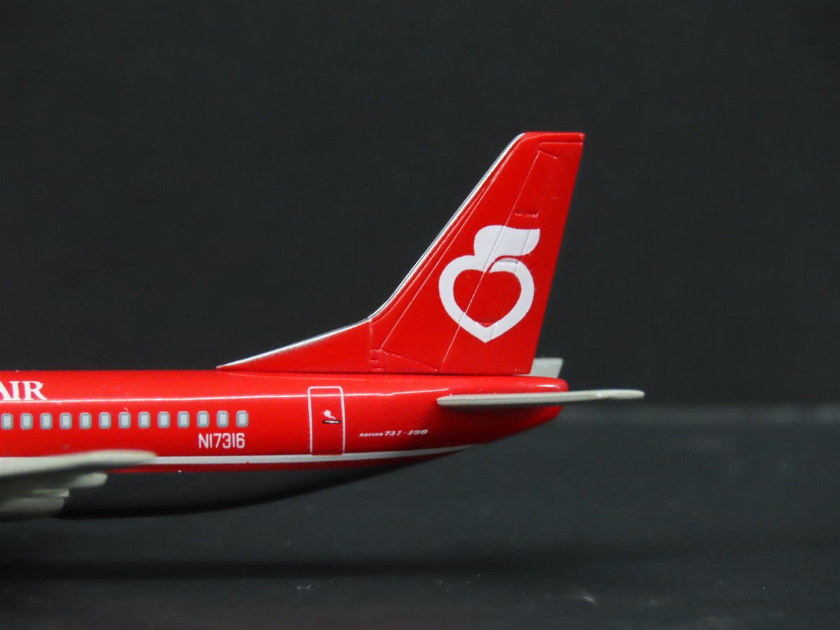 1:400 Scale Dragon Wings 55137-03 Die-Cast New York Air Boeing B737-3TO Aircraft
