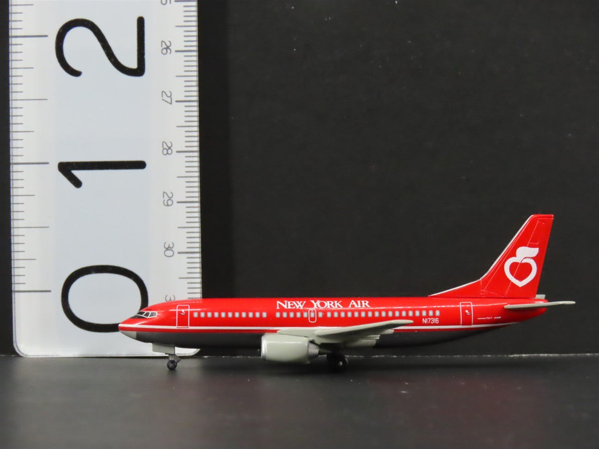 1:400 Scale Dragon Wings 55137-03 Die-Cast New York Air Boeing B737-3TO Aircraft