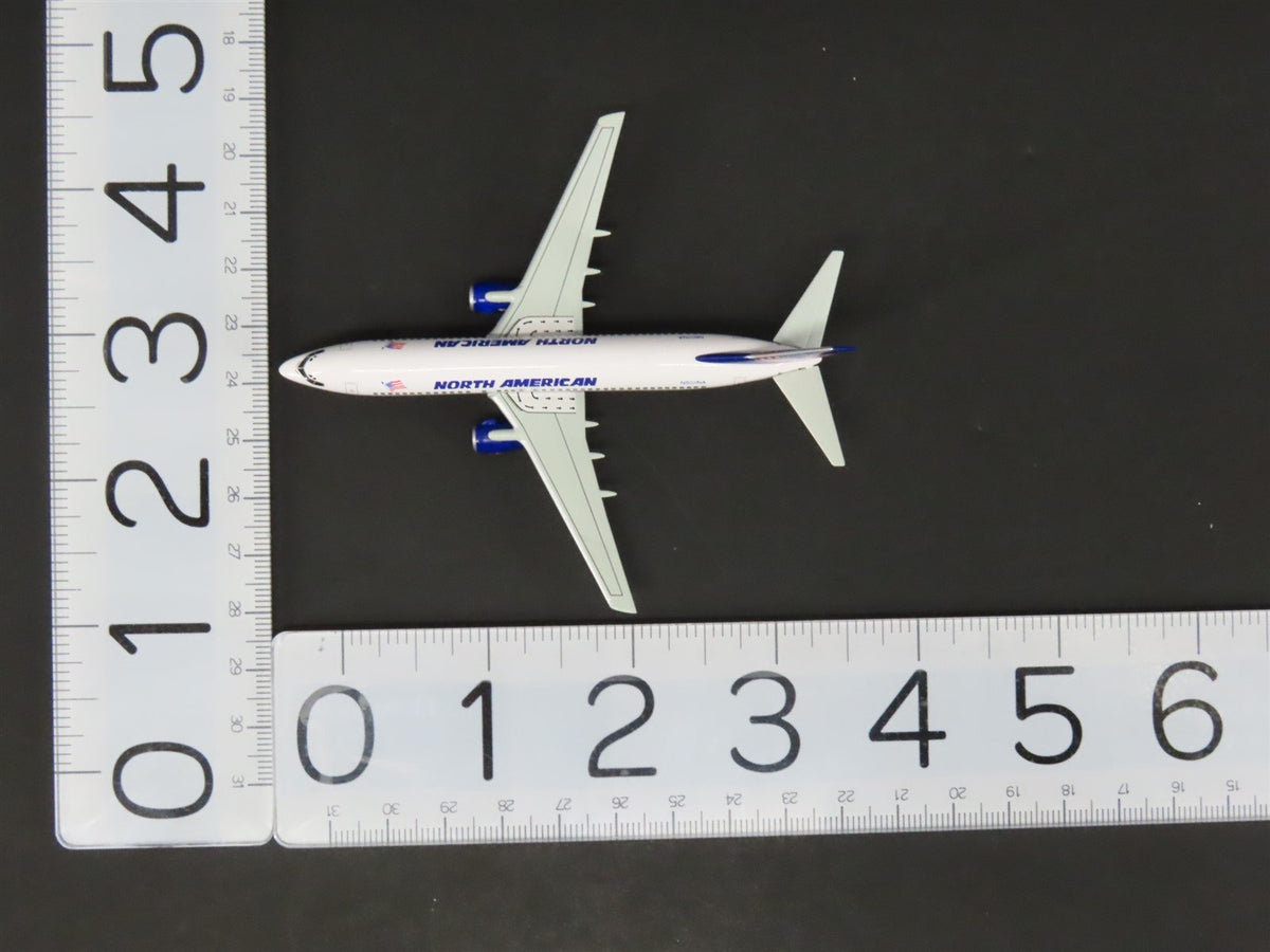 1:400 Dragon Wings 55240-03 Die-Cast North American Boeing B737-86N Aircraft