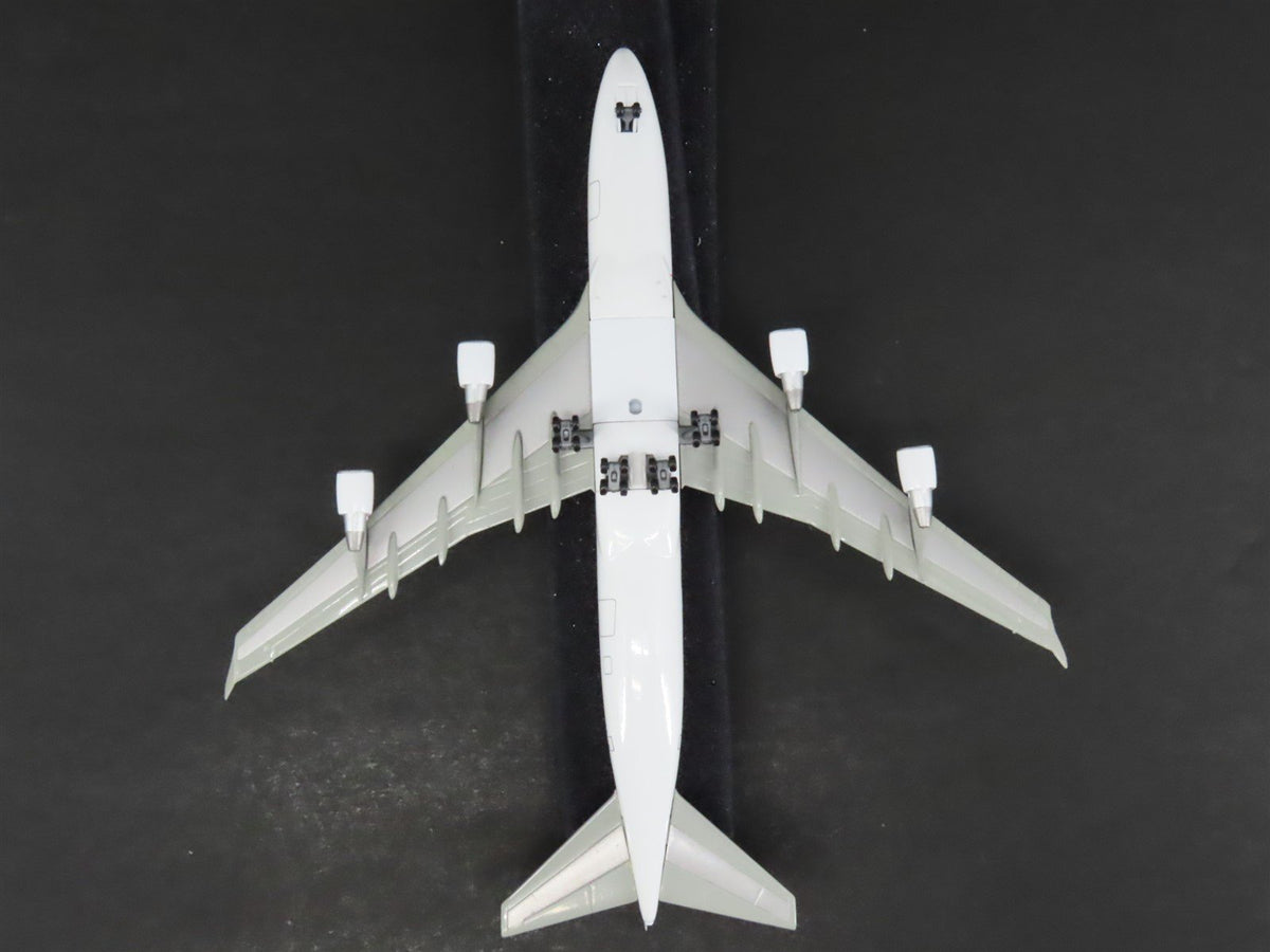 1:400 Scale Dragon Wings 57003 Diecast All White Series Boeing 747-400 Airliner