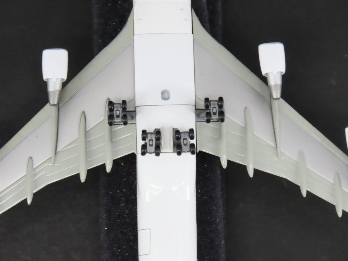1:400 Scale Dragon Wings 57003 Diecast All White Series Boeing 747-400 Airliner