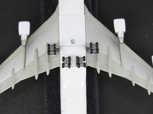 1:400 Scale Dragon Wings 57003 Diecast All White Series Boeing 747-400 Airliner