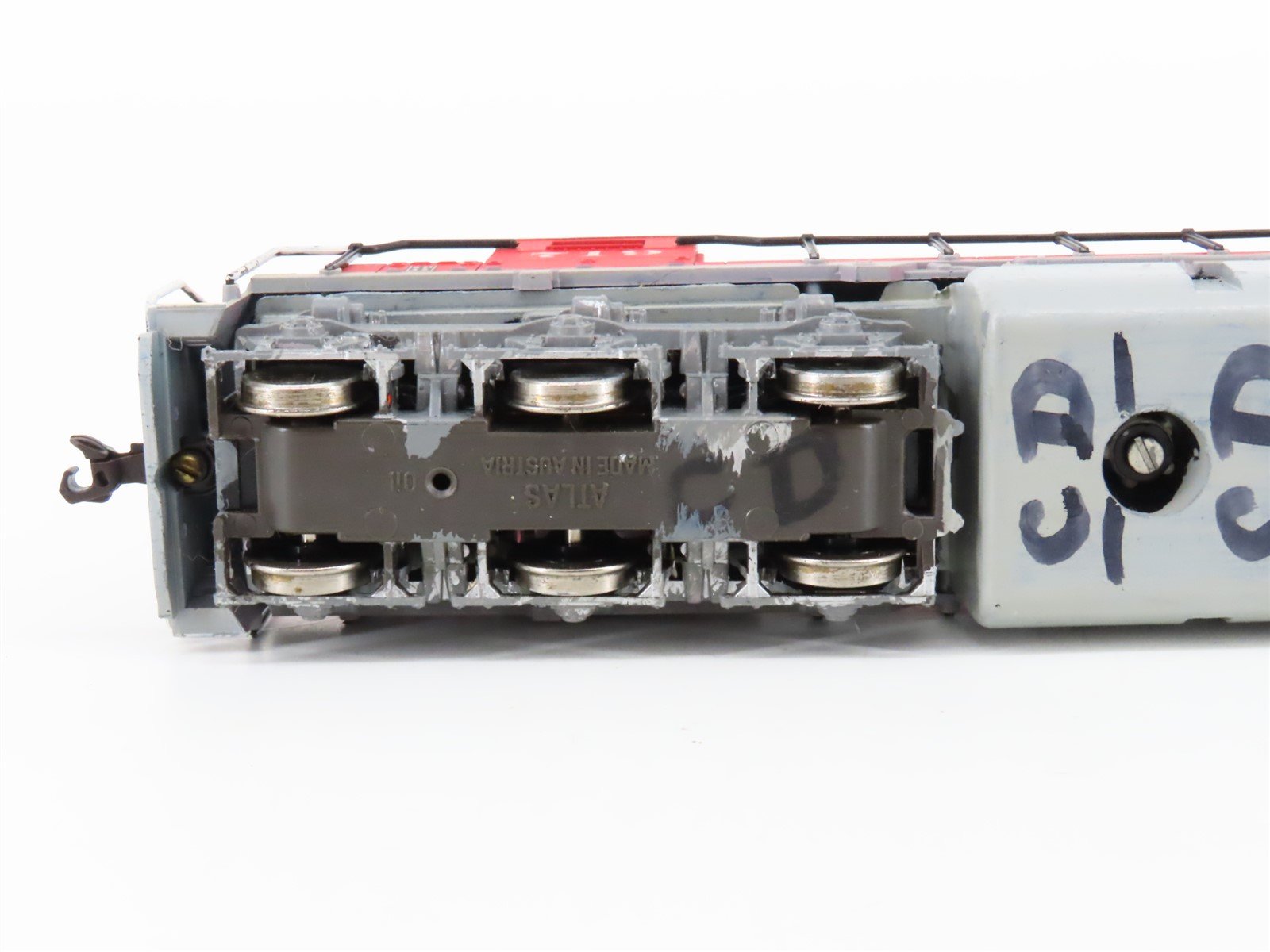 HO Scale Atlas O&RGW Railway EMD SD35 Diesel #719 - Custom & Weathered