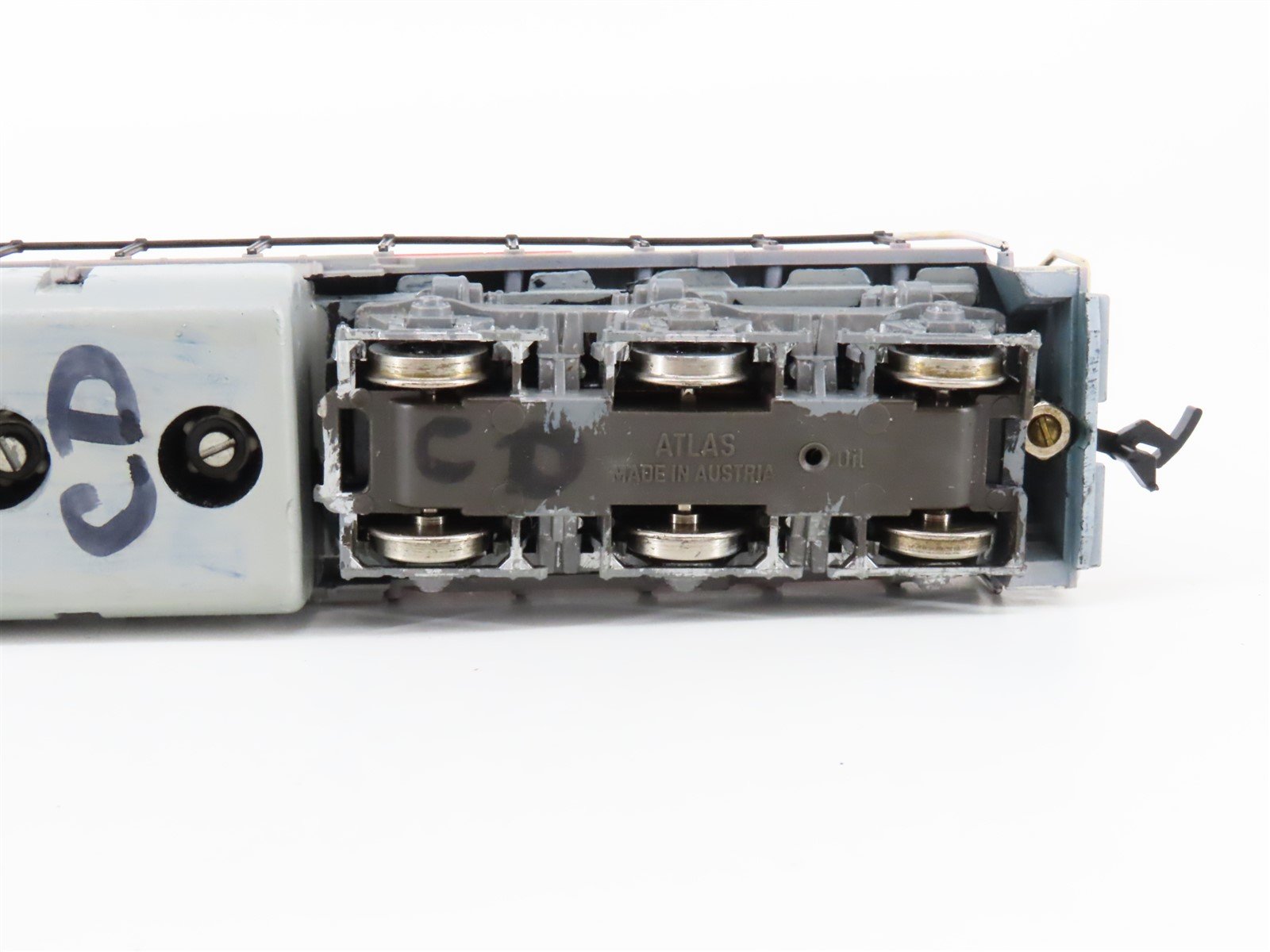 HO Scale Atlas O&RGW Railway EMD SD35 Diesel #719 - Custom & Weathered