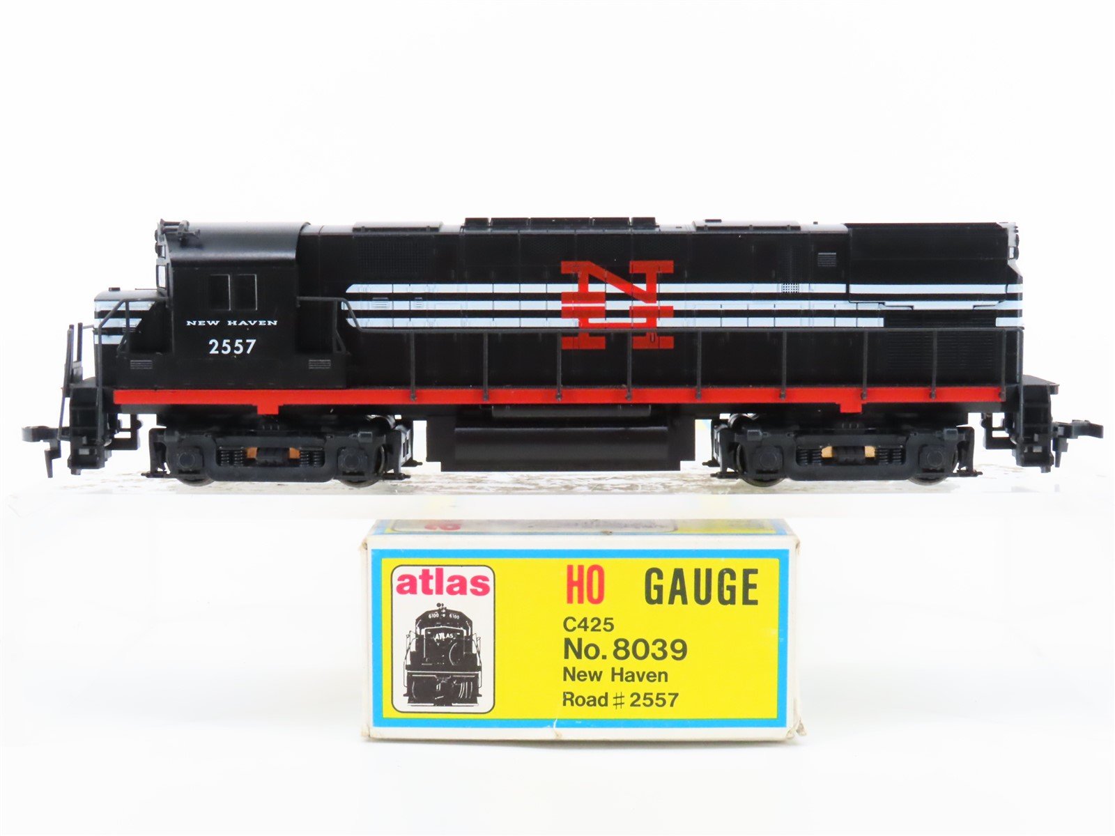 HO Scale Atlas / KATO 8039 NH New Haven ALCO C425 Diesel Locomotive #2557