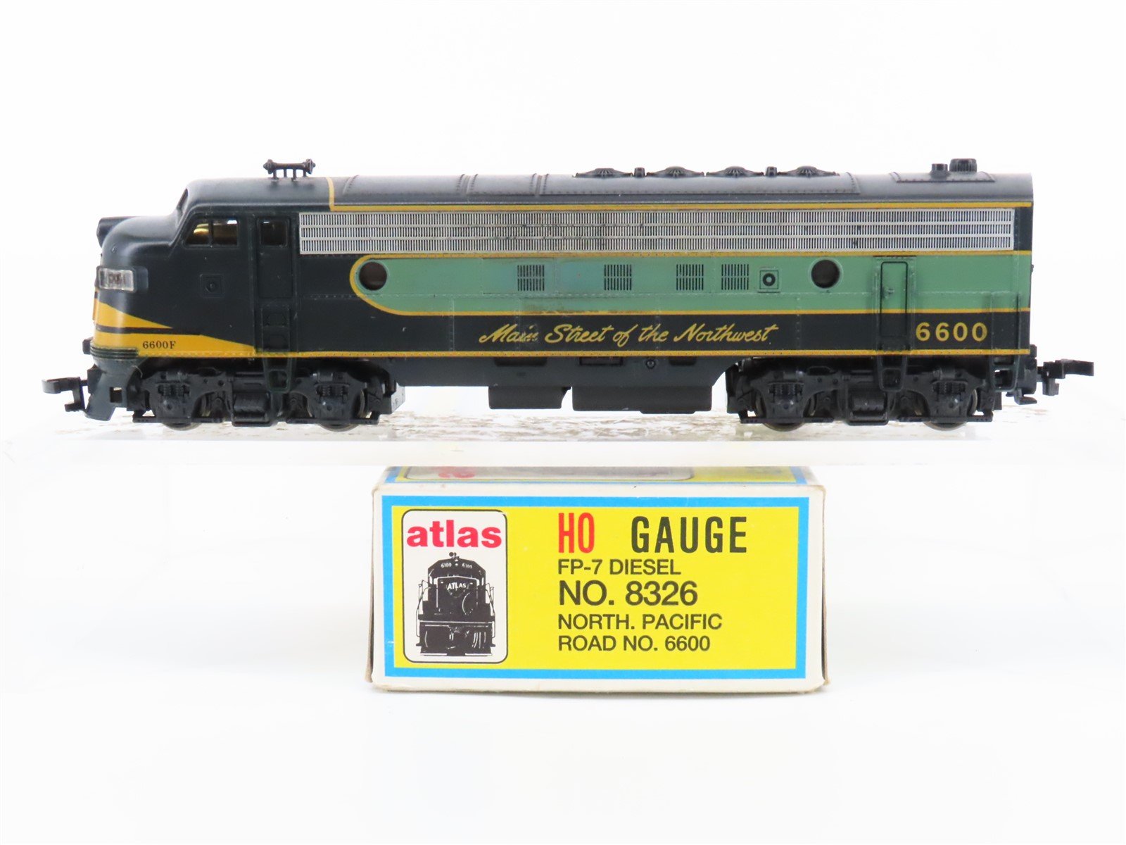 HO Scale Atlas 8326 NP Northern Pacific "Main Street" EMD FP7 Diesel #6600