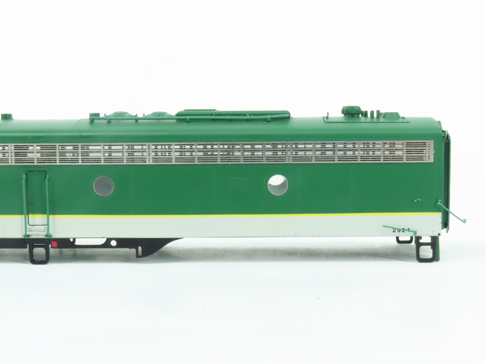 HO Scale Proto 2000 21012 Southern E8/9A Diesel Locomotive #2924