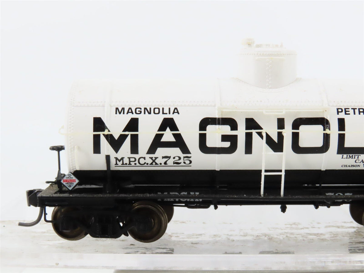 HO Scale PROTO 2000 #23532 MPCX Magnolia Petroleum Single Dome Tank Car #725