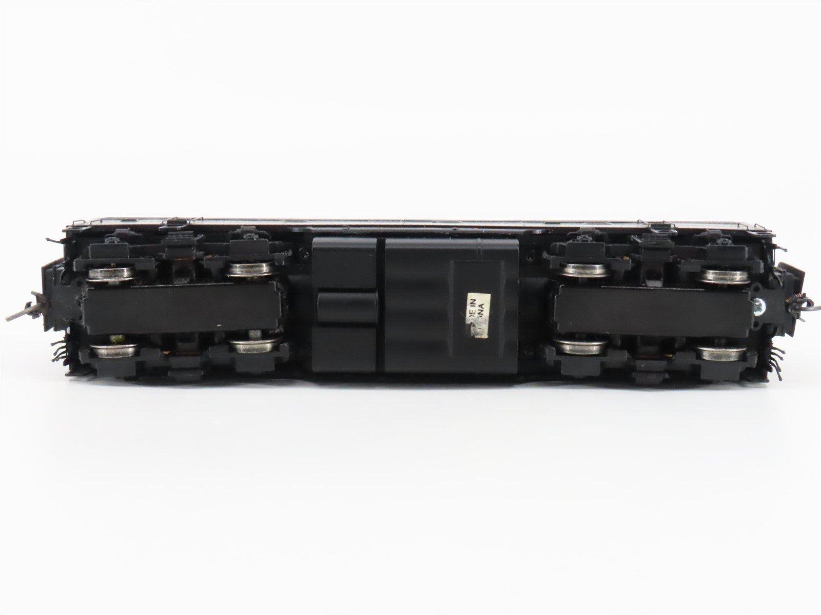 HO Scale Broadway Limited BLI 950A PRR Pennsylvania F7B Diesel #9503B w/DCC