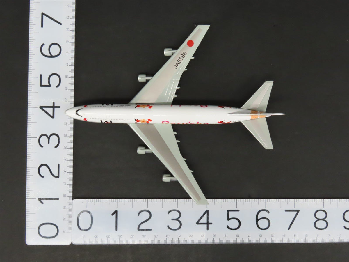 1:400 Dragon Wings 55208 Die-Cast JAL Japan Airlines Resocha B-747-300 Airliner