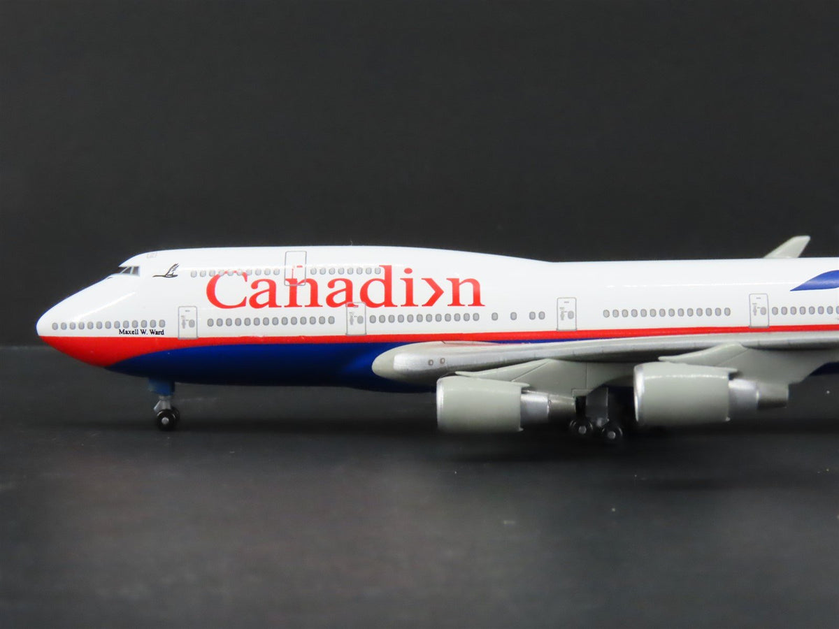 1:400 Dragon Wings 55132 Die-Cast Canadian Airlines Boeing 747-475 Airliner