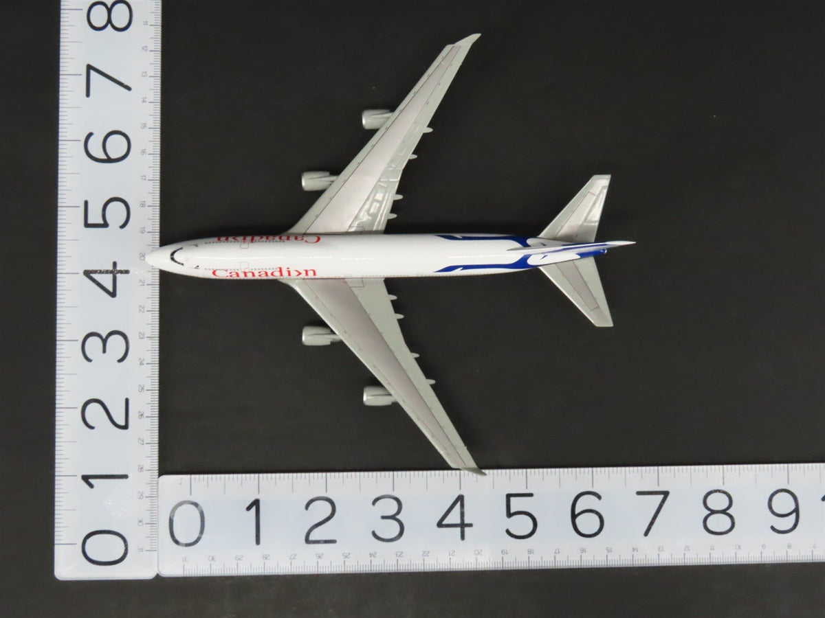 1:400 Dragon Wings 55132 Die-Cast Canadian Airlines Boeing 747-475 Airliner