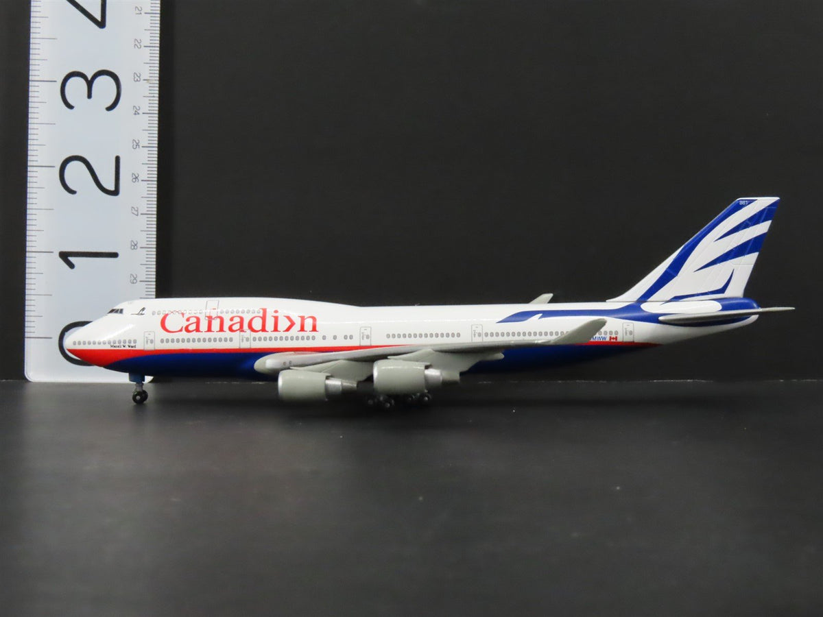 1:400 Dragon Wings 55132 Die-Cast Canadian Airlines Boeing 747-475 Airliner