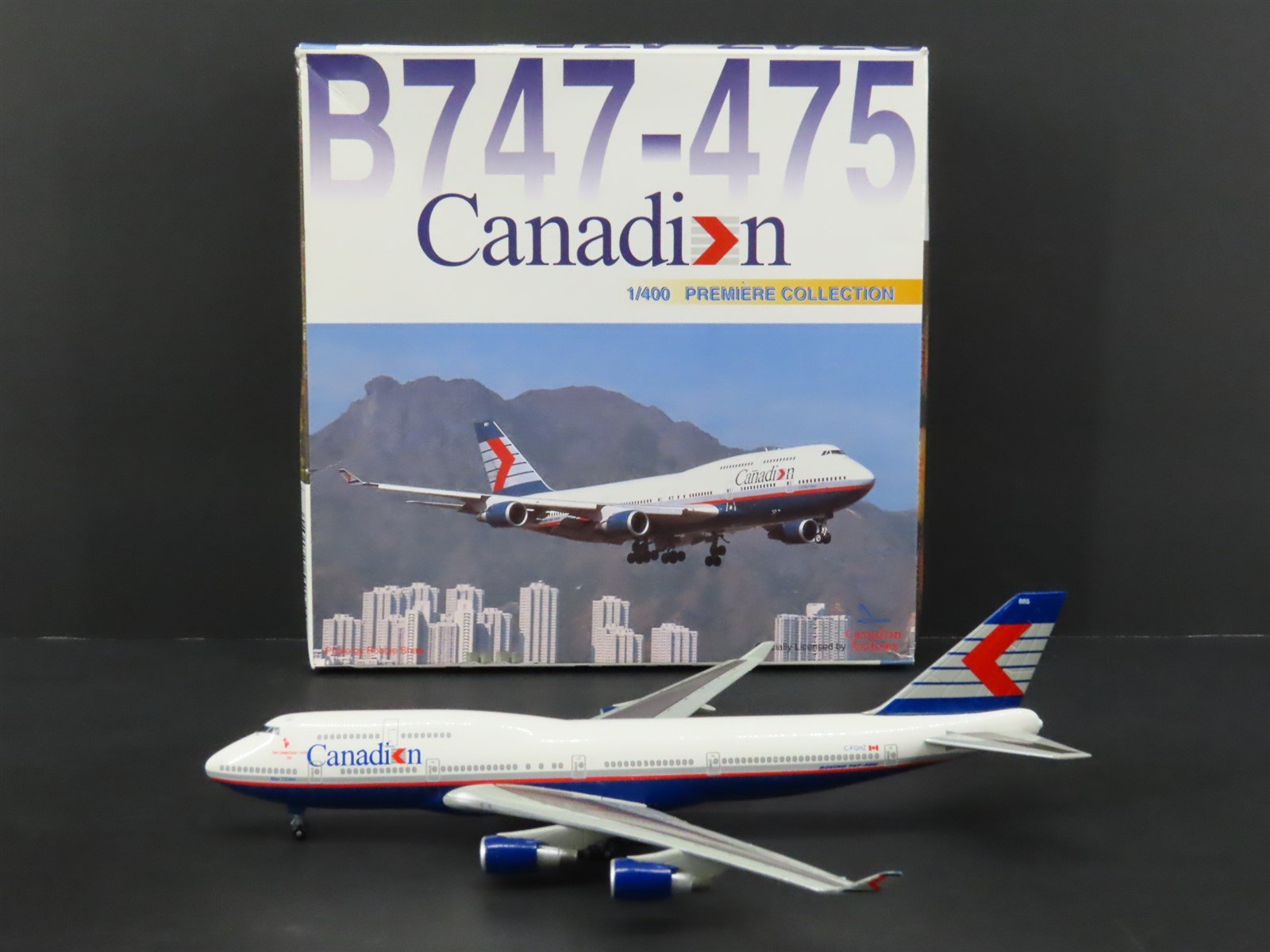 1:400 Dragon Wings 55134 Die-Cast Canadian Airlines Boeing 747-475 Airliner