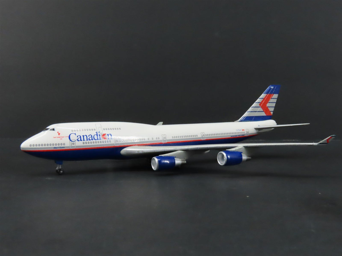 1:400 Dragon Wings 55134 Die-Cast Canadian Airlines Boeing 747-475 Airliner