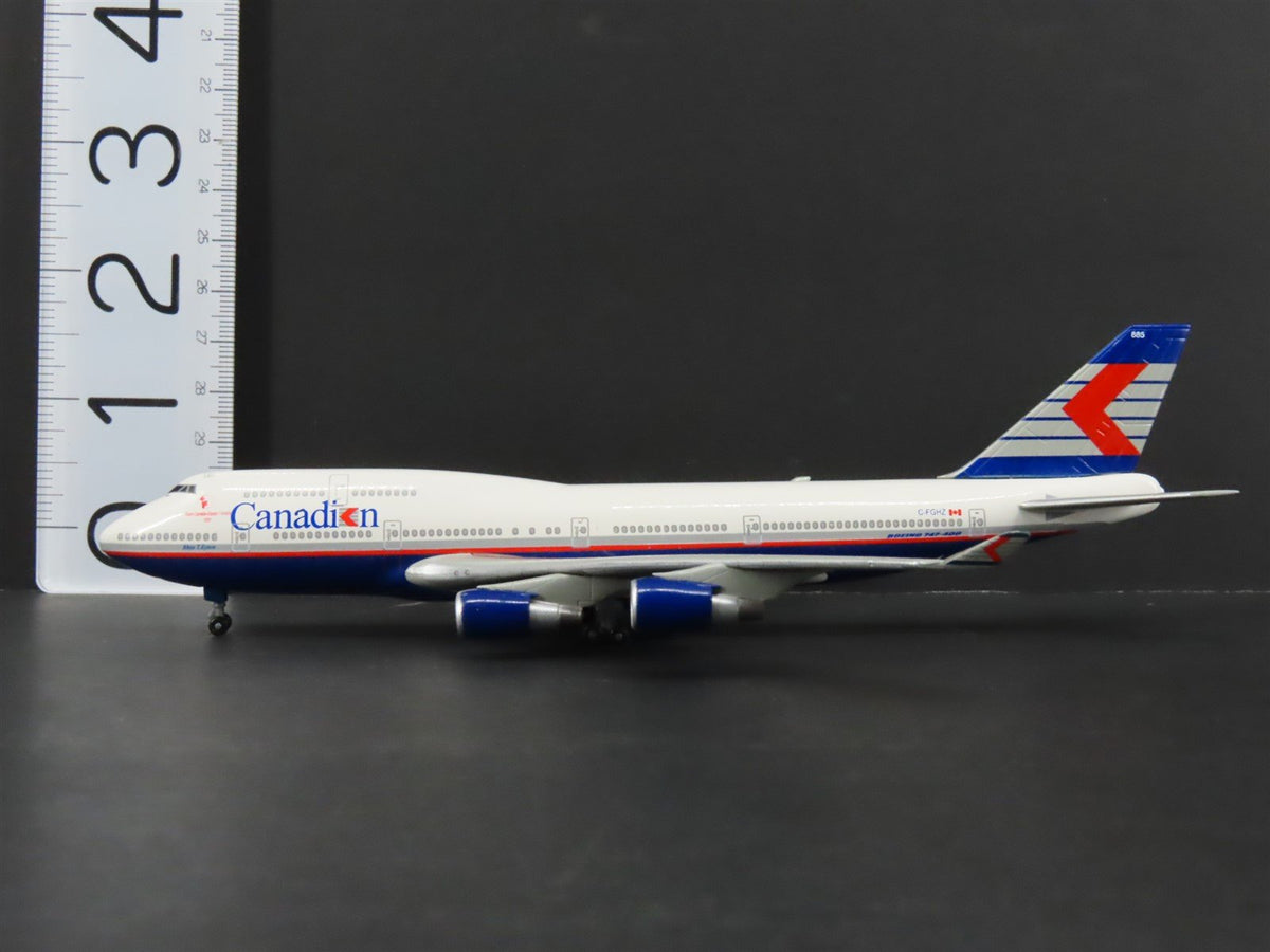 1:400 Dragon Wings 55134 Die-Cast Canadian Airlines Boeing 747-475 Airliner