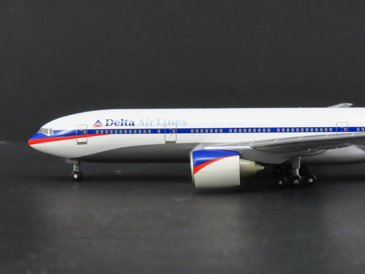 1:400 Scale Herpa Wings 560276 Die-Cast Delta Air Lines Boeing 777-200 Airliner