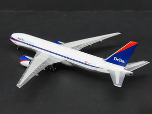 1:400 Scale Herpa Wings 560276 Die-Cast Delta Air Lines Boeing 777-200 Airliner