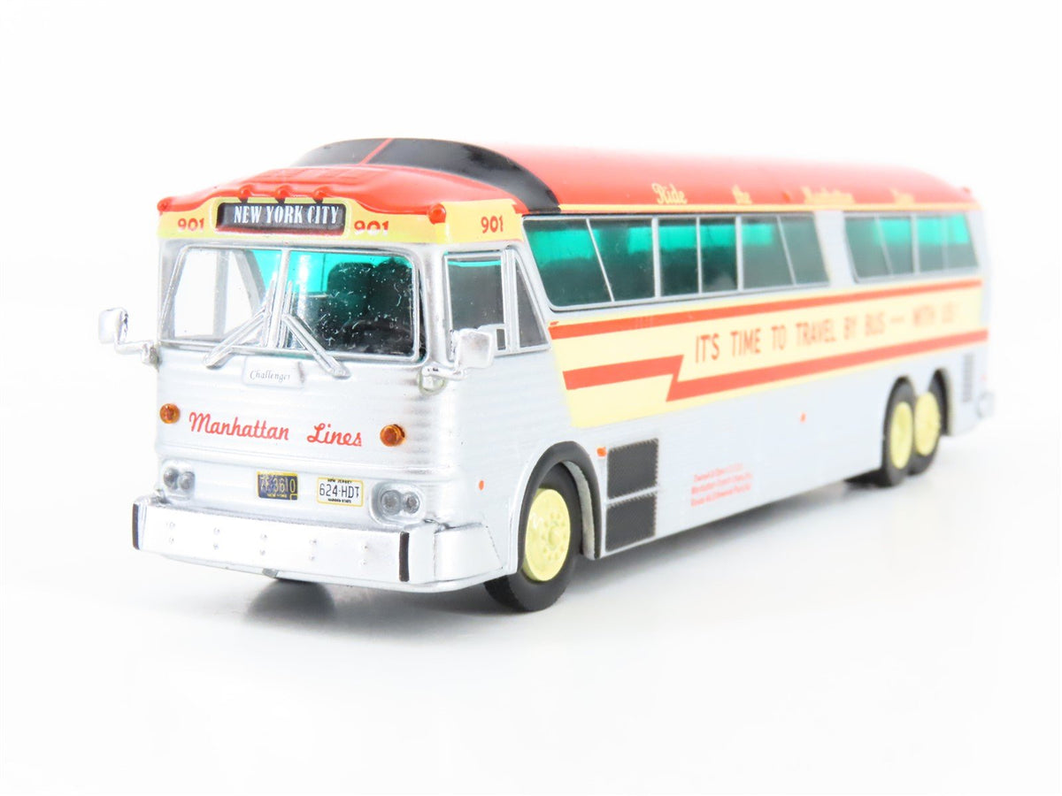 1:87 Iconic Replicas 87-0188 Die-Cast Manhattan Lines MCI MC-7 Challenger Bus