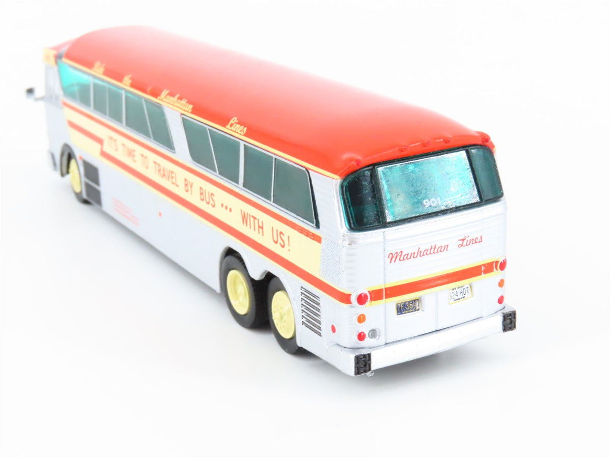 1:87 Iconic Replicas 87-0188 Die-Cast Manhattan Lines MCI MC-7 Challenger Bus