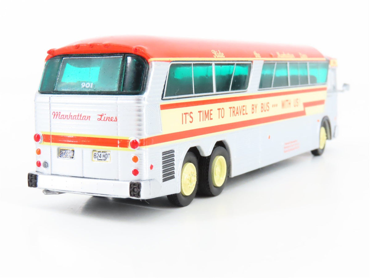 1:87 Iconic Replicas 87-0188 Die-Cast Manhattan Lines MCI MC-7 Challenger Bus