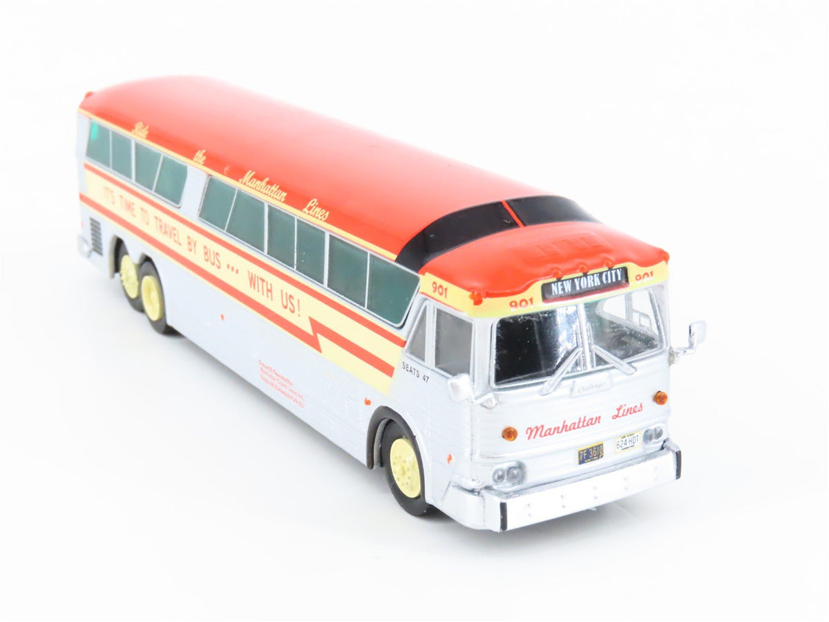 1:87 Iconic Replicas 87-0188 Die-Cast Manhattan Lines MCI MC-7 Challenger Bus