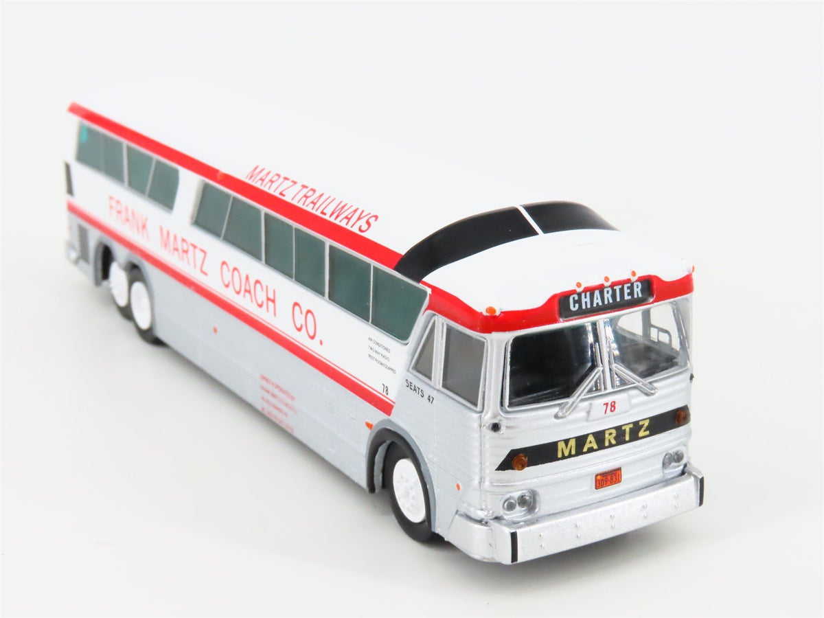 1:87 Iconic Replicas 87-0255 Die-Cast Frank Martz MCI MC-7 Intercity Coach Bus