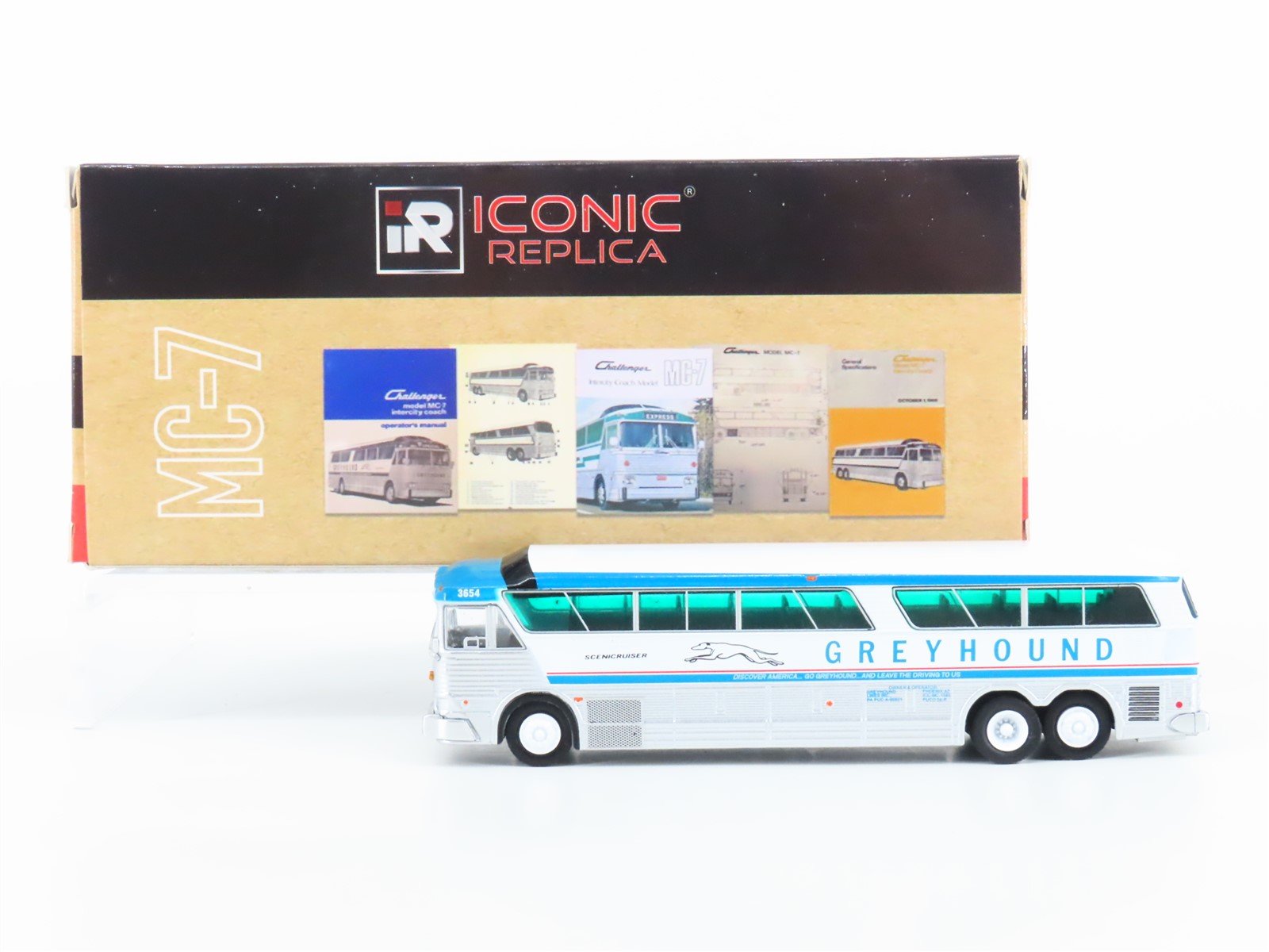1:87 Iconic Replicas 87-0182 Die-Cast Greyhound Scenicruiser MCI MC-7 Coach Bus