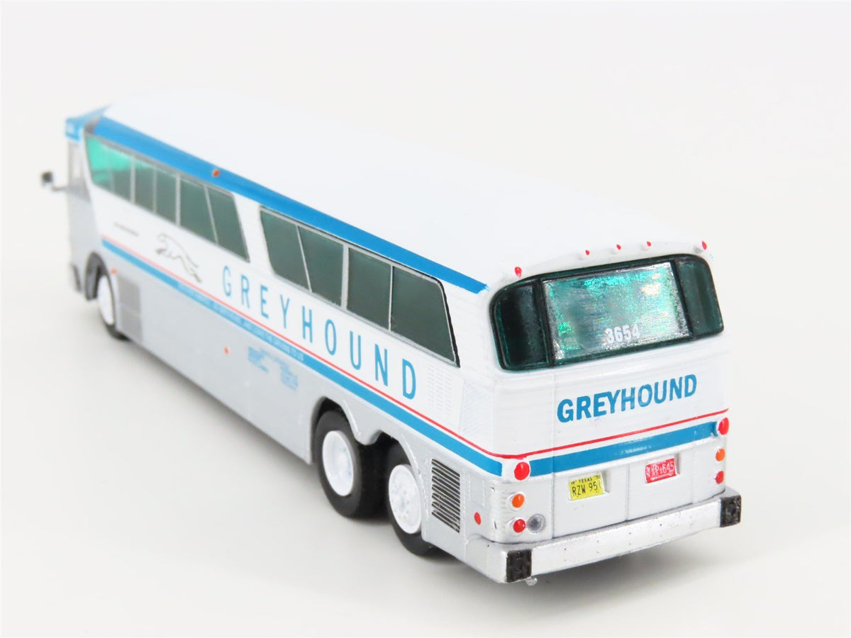 1:87 Iconic Replicas 87-0182 Die-Cast Greyhound Scenicruiser MCI MC-7 Coach Bus