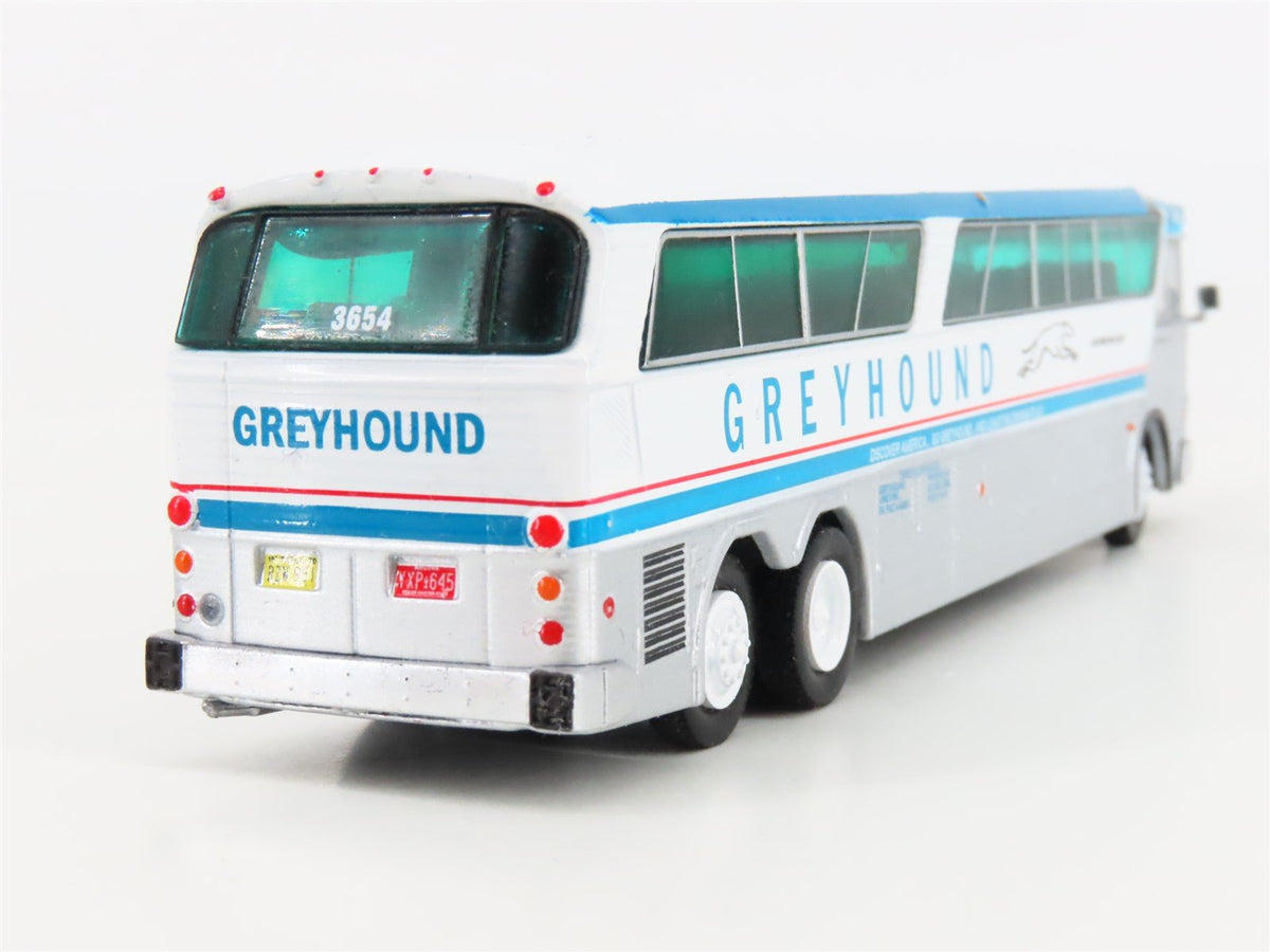 1:87 Iconic Replicas 87-0182 Die-Cast Greyhound Scenicruiser MCI MC-7 Coach Bus