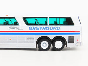 1:87 Scale Iconic Replicas 87-0269 Die-Cast Greyhound Canada MCI MC-7 Coach Bus