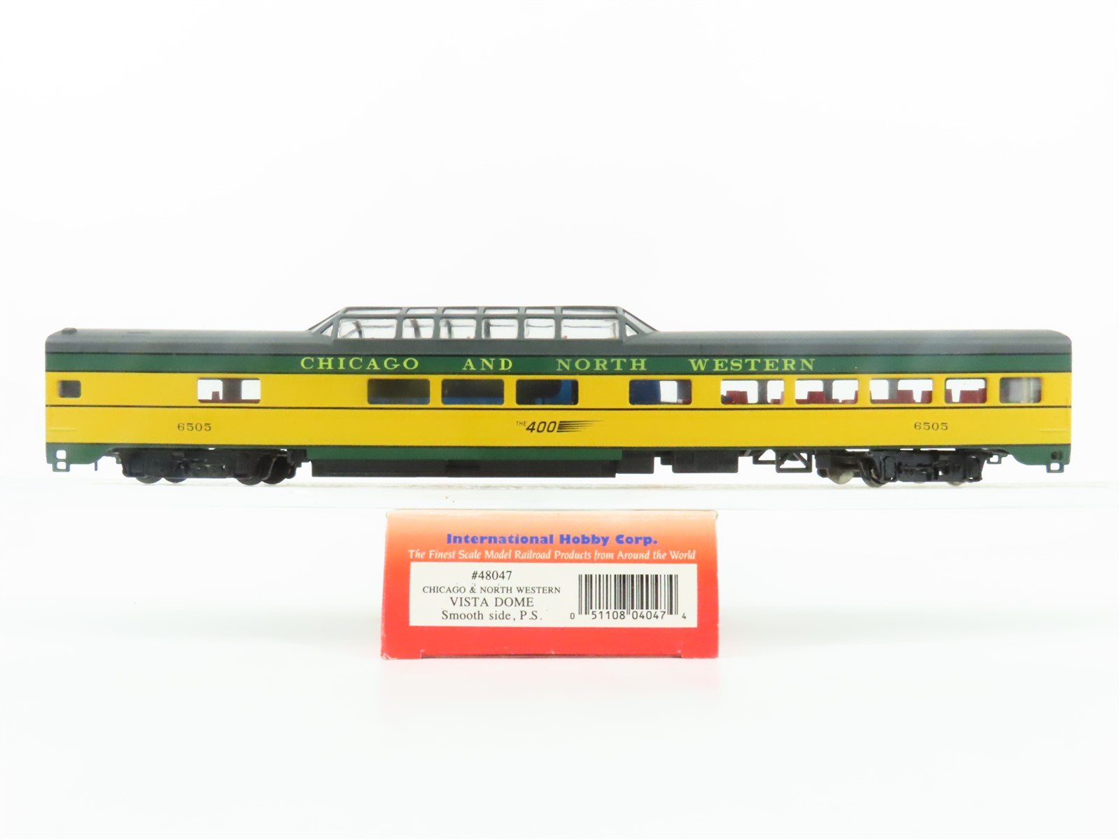 HO Scale IHC 48047 CNW Chicago Northwestern Vista Dome Passenger Car #6505