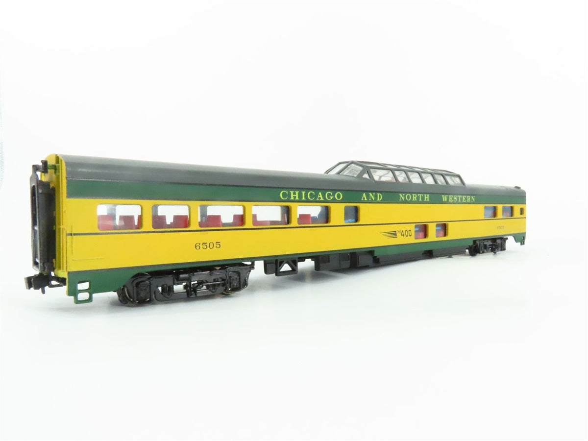 HO Scale IHC 48047 CNW Chicago Northwestern Vista Dome Passenger Car #6505