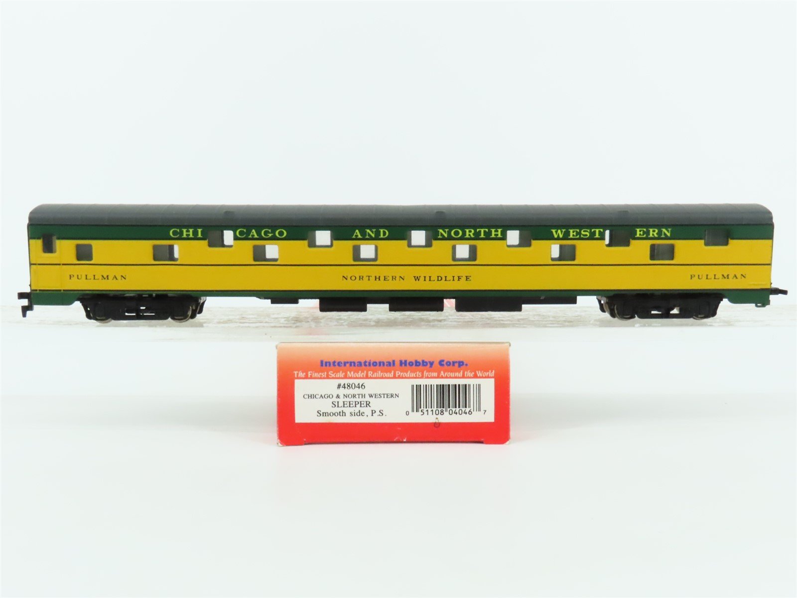 HO Scale IHC 48046 CNW Railway Sleeper Passenger Car "Northern Wildlife"