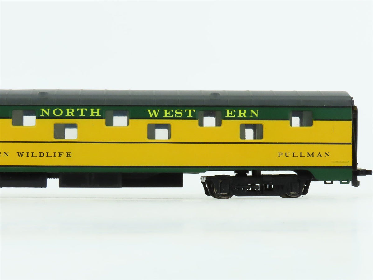 HO Scale IHC 48046 CNW Railway Sleeper Passenger Car &quot;Northern Wildlife&quot;